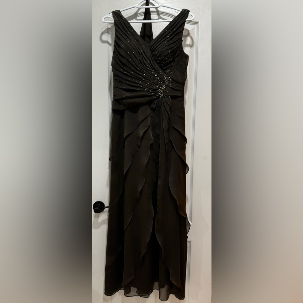 Gorgeous grey/taupe formal gown with matching shawl